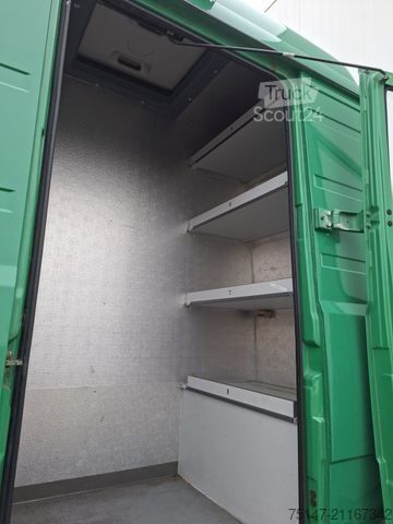 Furgoneta de caja alta MERCEDES-BENZ 711 D Vario Kasten ex-Polizei Standheizung