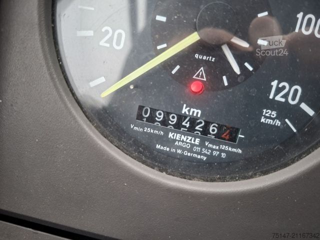 Furgoneta de caja alta MERCEDES-BENZ 711 D Vario Kasten ex-Polizei Standheizung