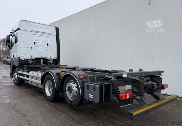 Camión con caja móvil MERCEDES-BENZ 2540 L Actros 6x2 Fahrschule 5-Sitzer Liftachse