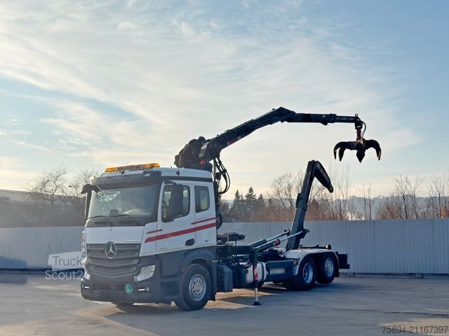 Camión portacontenedores de gancho MERCEDES-BENZ ACTROS 2542 * ABROLLKIPPER * LOGLIFT 105 Z * TOP