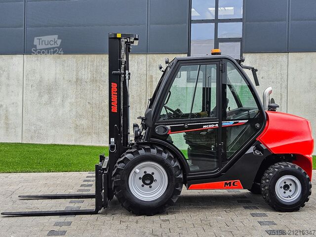 All-terrain forklift Manitou MC 30-4