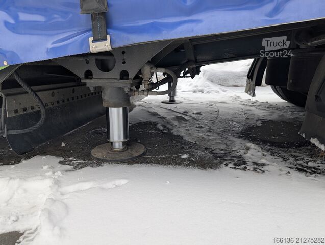 Auflieger mit Pritsche & Plane FLIEGL SVS 550 Spezial
