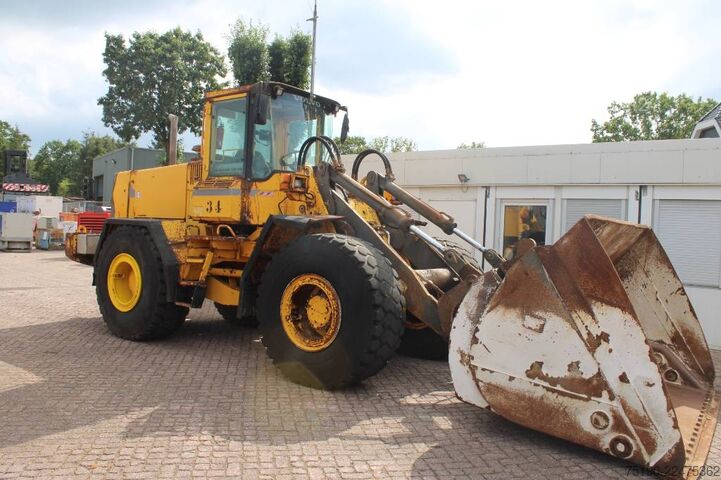 Chargeuse Volvo L 120 B