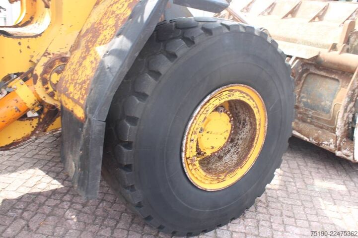 Chargeuse Volvo L 120 B