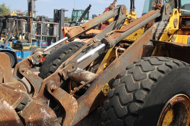 Laster Volvo L 120 B