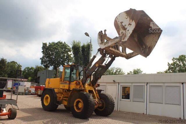 Laster Volvo L 120 B