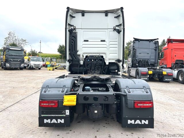 Standard trekkvogn MAN TGX 18.560 BL/Retarder/ACC/2x Tank/D30 Motor!