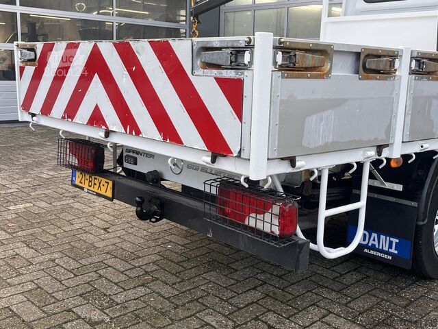 Flatbed kamion sa dizalicom Mercedes-Benz Sprinter 513 CDI 130pk DC Laadkraan Hiab 017T A...