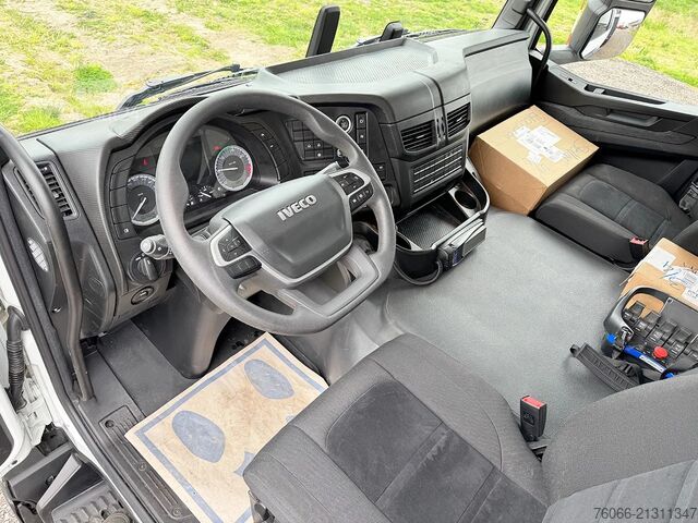 Remolque de cinta transportadora Iveco T-Way AD410T43H AT Tire Handler Crane Truck