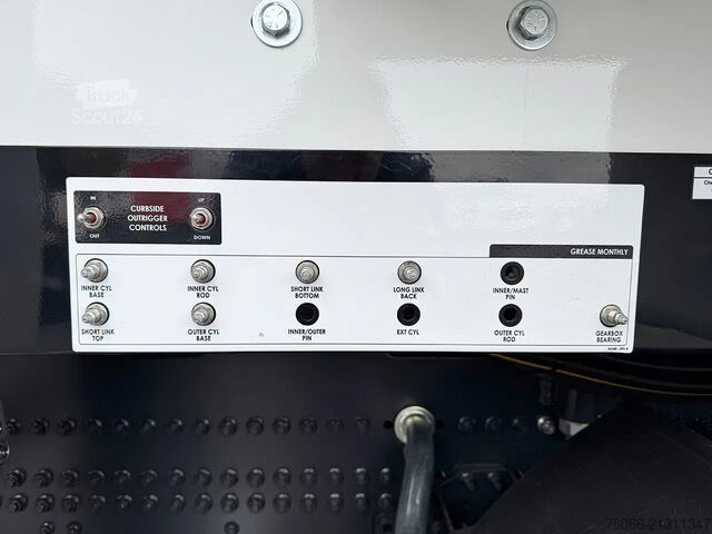 Remolque de cinta transportadora Iveco T-Way AD410T43H AT Tire Handler Crane Truck