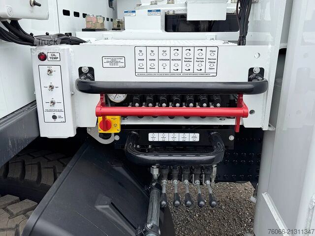 Remolque de cinta transportadora Iveco T-Way AD410T43H AT Tire Handler Crane Truck