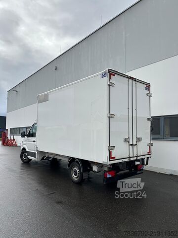 Transporter mit Koffer MAN TGE