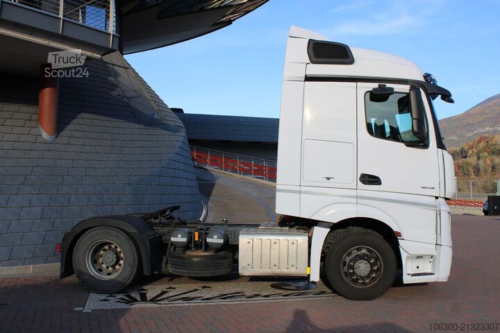 Standard tractor unit Mercedes-Benz Actros 1845