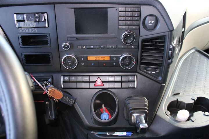 Standard tractor unit Mercedes-Benz Actros 1845