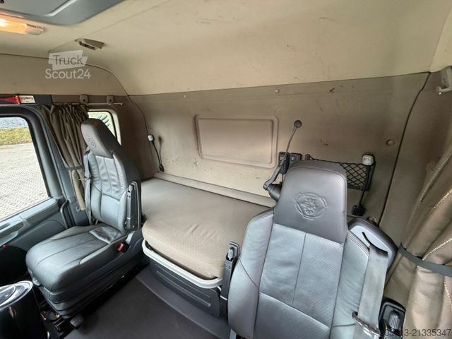 Standard SZM SCANIA R580 LB 8x2*6 HNB SZM mit Kran HIAB XS 422