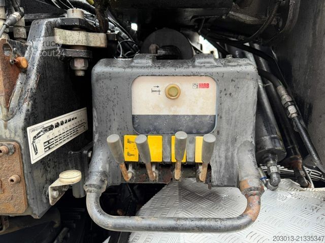 Standard SZM SCANIA R580 LB 8x2*6 HNB SZM mit Kran HIAB XS 422