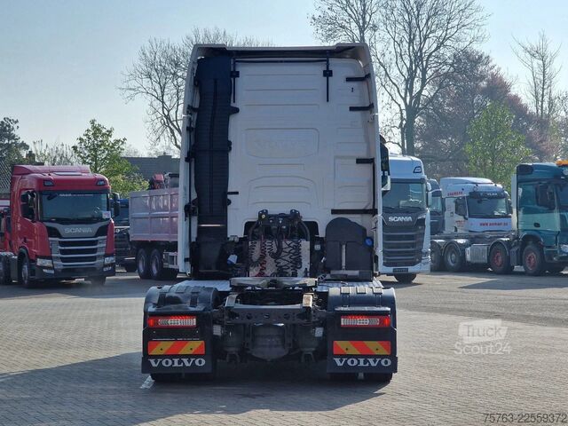 Osa SZM Volvo FH 13.500 Globetrotter XL 4x2 - Low deck - I Sa...