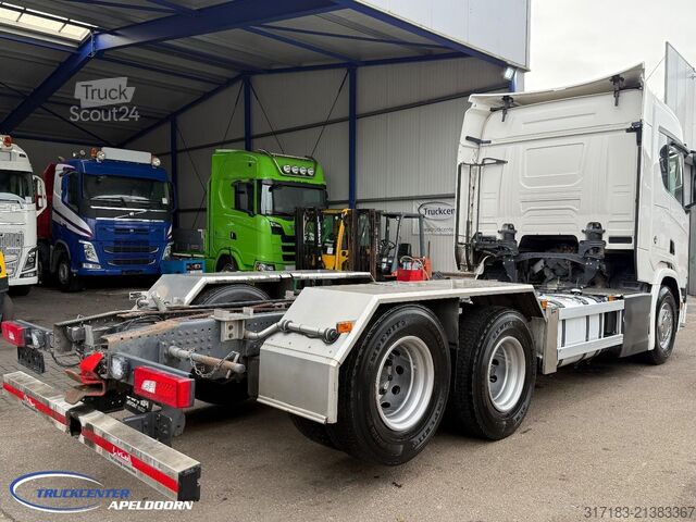 Podwozie z kabiną Scania R580 V8 NGS Retarder, 9000 kg Vooras, PTO, 6x2