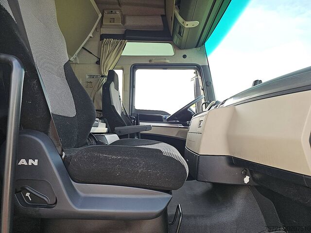 Standaard trekker MAN 26.500 TGX XXL 6X2/2 356TKM