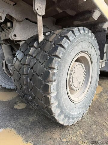 Kiepwagen Komatsu HD325-7