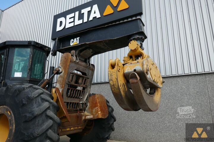 Débusqueuse Caterpillar 525D
