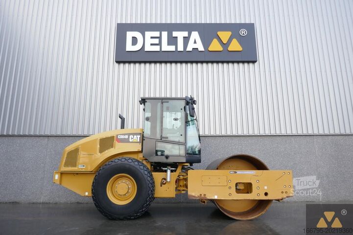 Enkele wals Caterpillar CS64B