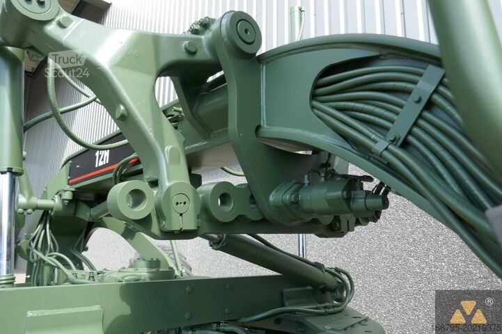 Grader Caterpillar 12H Ex-military
