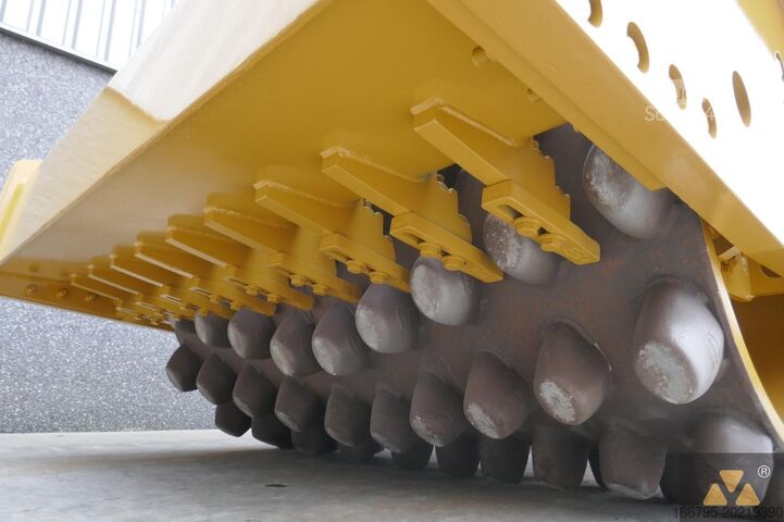 Enkele wals Caterpillar CP76