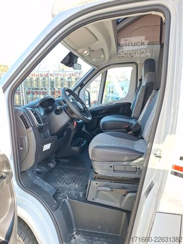 Autocaravana semi-integrada BÜRSTNER Campeo TD 660 Automatik, Hubbett