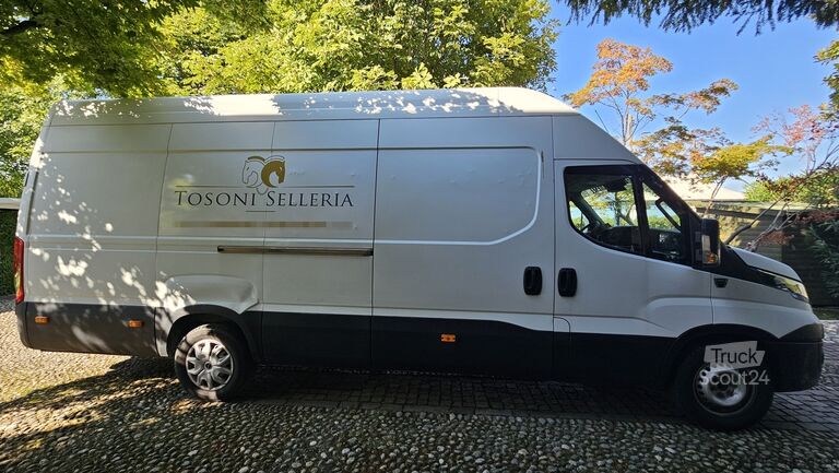 Gesloten bestelwagen Iveco Daily 35 S 15 PASSO LUNGO