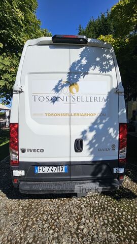 Gesloten bestelwagen Iveco Daily 35 S 15 PASSO LUNGO
