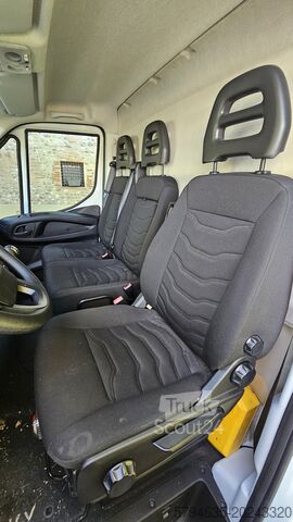 Gesloten bestelwagen Iveco Daily 35 S 15 PASSO LUNGO