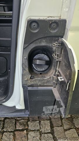 Gesloten bestelwagen Iveco Daily 35 S 15 PASSO LUNGO