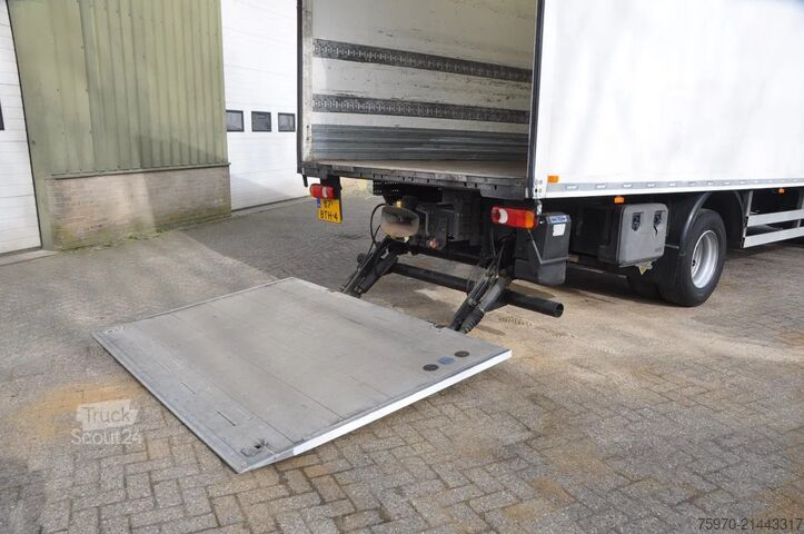 Suitcase DAF LF 290 FA 2018 4X2 BOX + LIFT