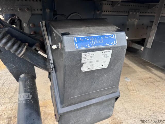 Suitcase DAF LF 290 FA 2018 4X2 BOX + LIFT