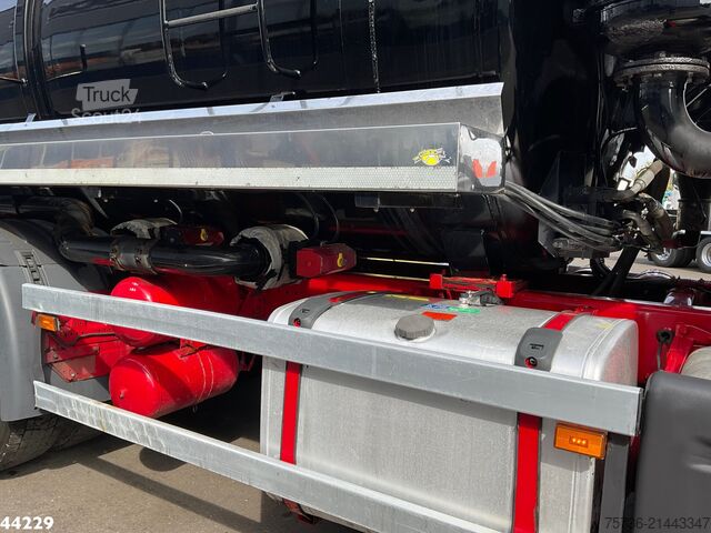 Véhicule aspirant Scania G 440 6x4 Saugwagen