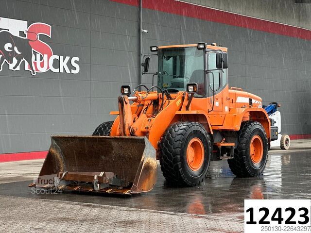 جرافة ذات عجلات DOOSAN DL 200 inkl. Schaufel & Gabel Bj.2013 107kW