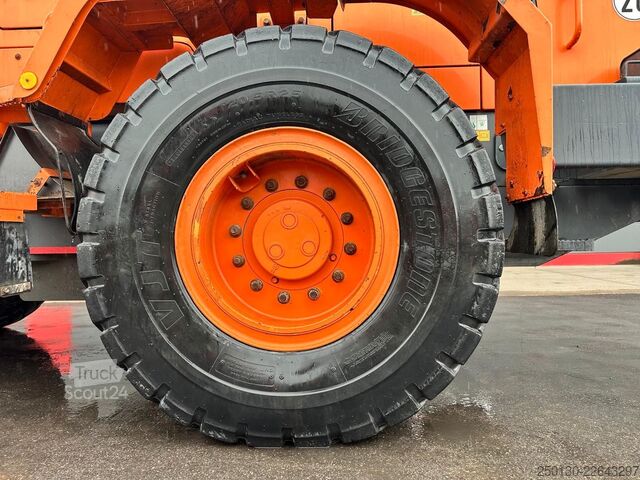 جرافة ذات عجلات DOOSAN DL 200 inkl. Schaufel & Gabel Bj.2013 107kW