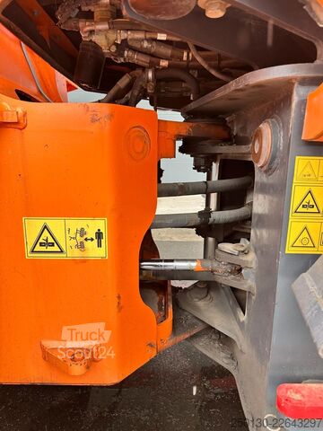 جرافة ذات عجلات DOOSAN DL 200 inkl. Schaufel & Gabel Bj.2013 107kW