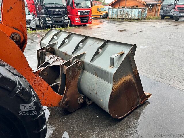جرافة ذات عجلات DOOSAN DL 200 inkl. Schaufel & Gabel Bj.2013 107kW