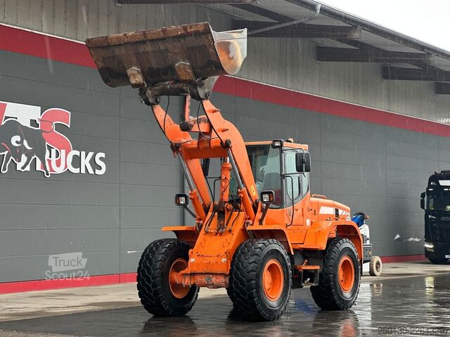 جرافة ذات عجلات DOOSAN DL 200 inkl. Schaufel & Gabel Bj.2013 107kW