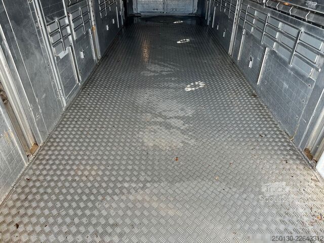 مقطورة نقل الخيول MENKE-JANZEN 2.Stock Viehanhänger * Hubdach* Tränke* 39m²