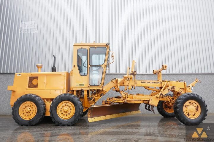 Greideris Mitsubishi MG300