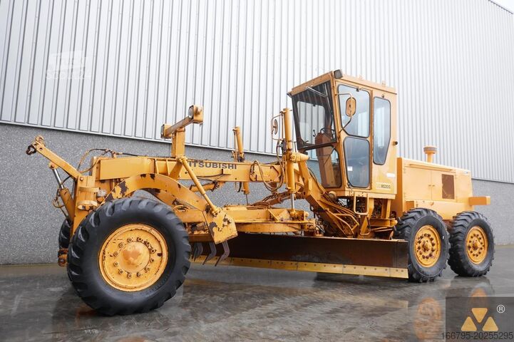 Greideris Mitsubishi MG300