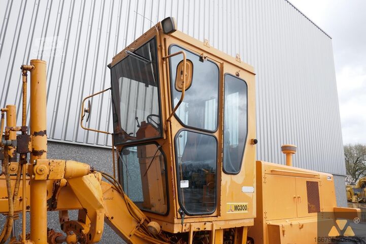 Greideris Mitsubishi MG300