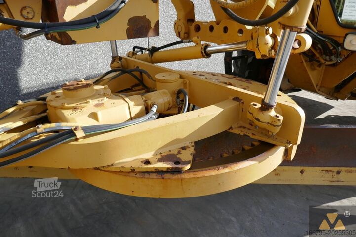 Greyder Caterpillar 135H