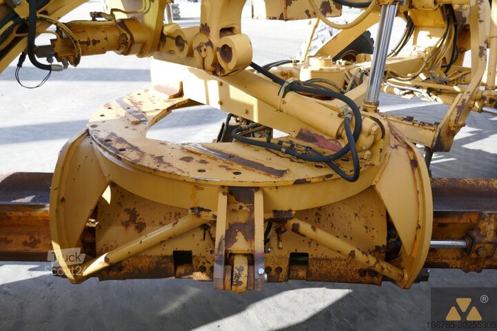 Greyder Caterpillar 135H