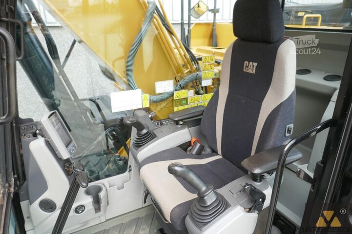 Paletli ekskavatör Caterpillar 320EL