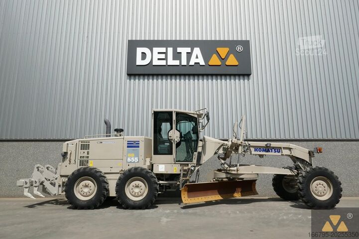 Greideris Komatsu GD555-5 Ex-army