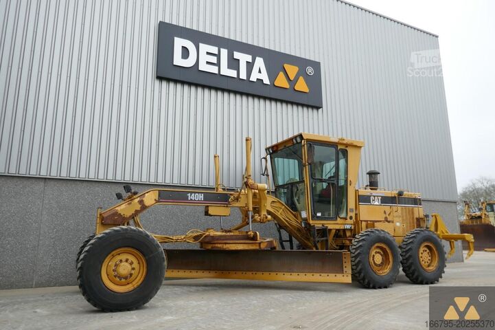 Grader Caterpillar 140H